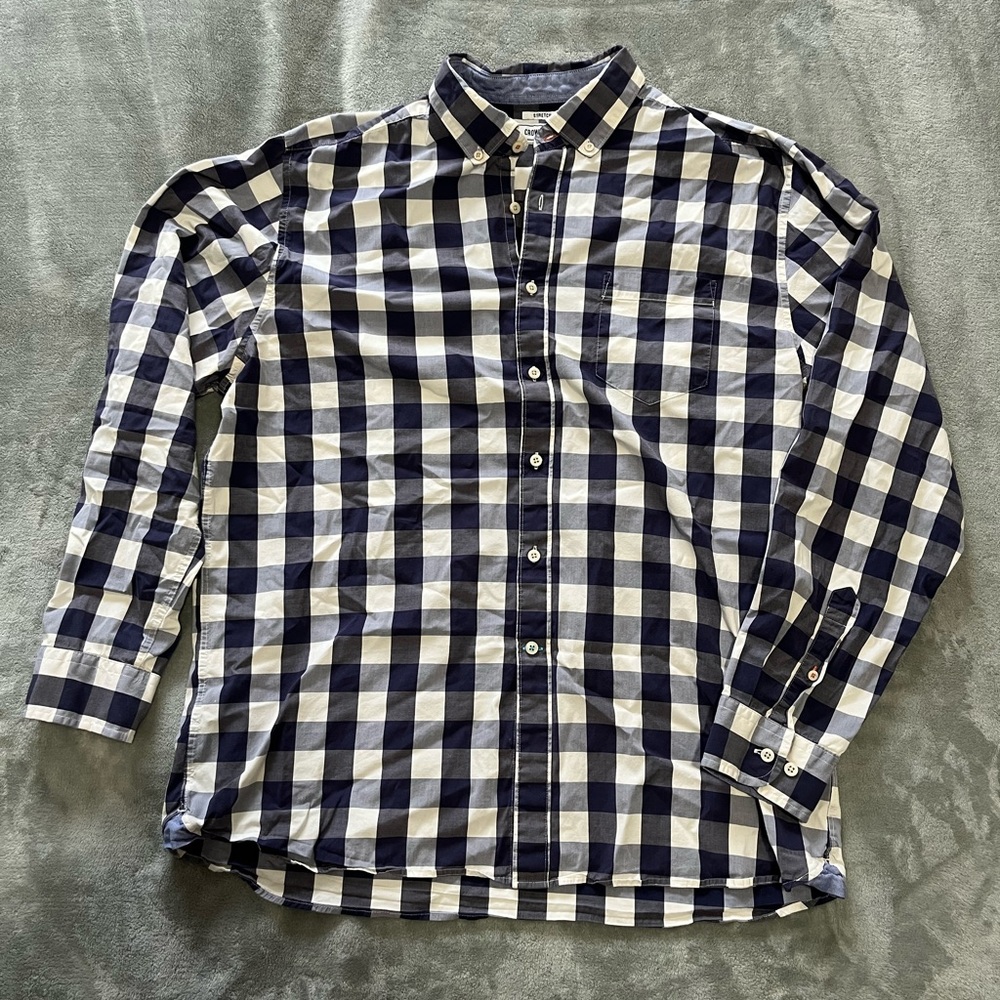 Crown & Ivy Navy and White Gingham Long Sleeve Button Down - Men’s Size XL